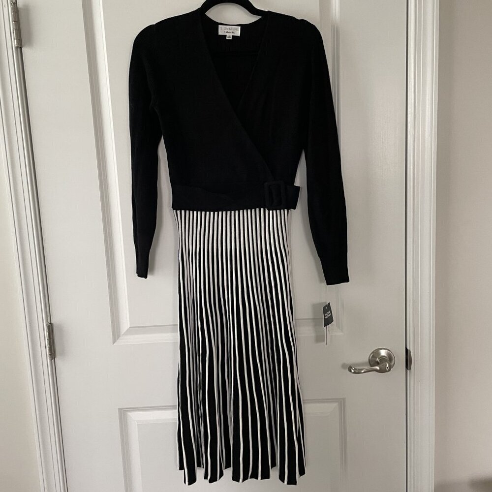Robbie Bee Women's Rib Pleated Belted Dress Size Small - Picture 5 of 8